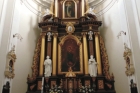 Ołtarz główny w kościele parafialnym  